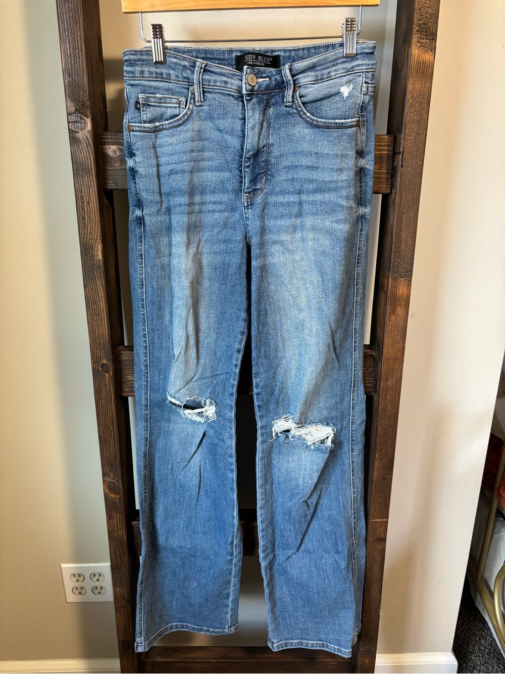 Judy Blue "Breakfast Club" Tummy Control Knee Destroy Straight Jeans